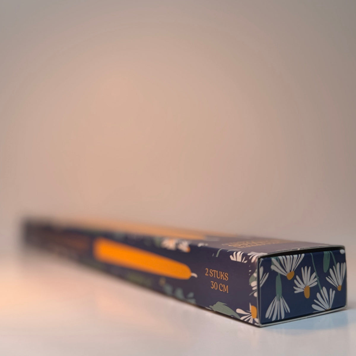 Handgedompelde dinerkaars in cadeauverpakking