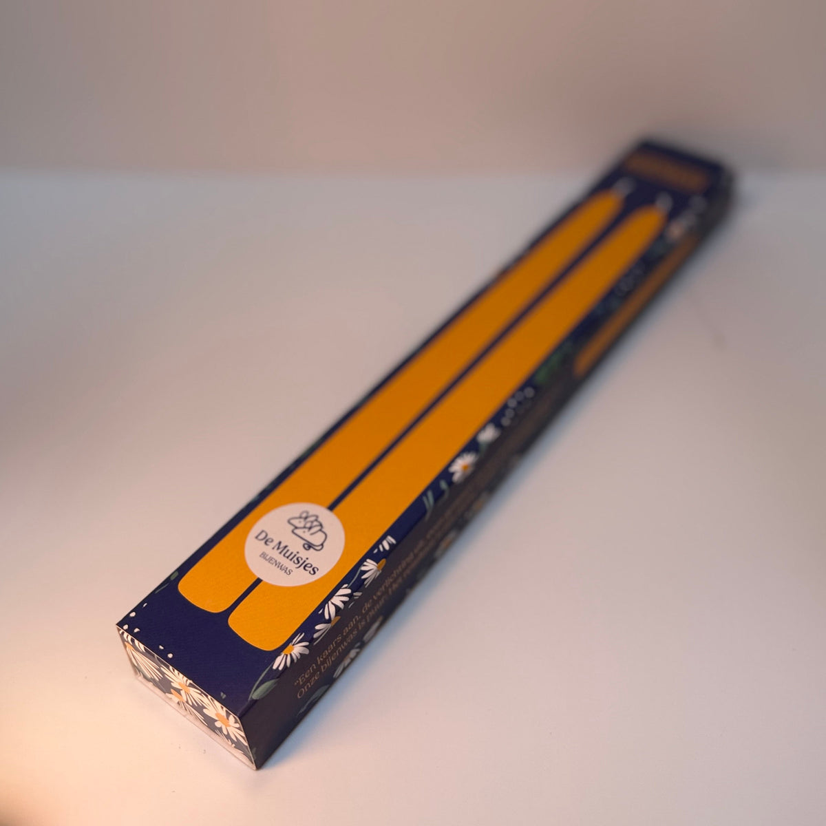 Handgedompelde dinerkaars in cadeauverpakking